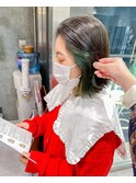 切りっぱなし外はねボブ　"イヤリンググリーンカラー"
