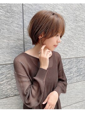 ロンド クラン 岡崎(Lond Clan) 20代30代ひし形クビレ前下がり小顔スウィングショート