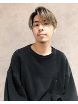 さらっと決まるストレートセンターパート