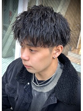 ビンゴ(BINGO) 1403黒髪波巻きツイストスパイラルパーマ刈り上げ束間ショート