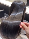 美髪縮毛矯正まとまりと艶のあるヘアスタイル（＾∇＾）