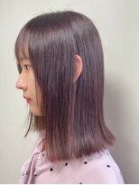 タヴィ(Tavi) ナチュラルピンクブラウンの外ハネミディアム/外ハネボブ