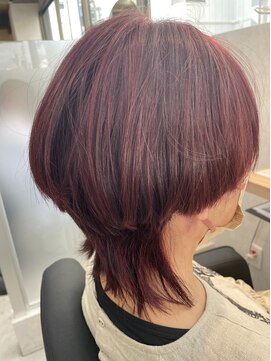 ニカ(NIKA) ハイライトレッド　個性派ショート