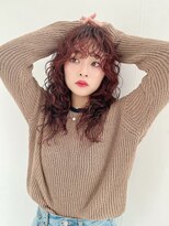 ホロ(hollo)&nbsp;レイヤーカットウルフパーマウェーブくるくるパーマ