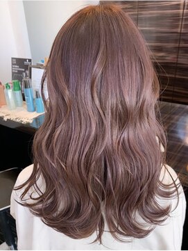 ニア 栄(nia) グレージュ切りっぱなしボブ前髪ありミニボブミルクティベージュ