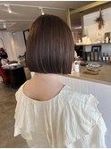 【内巻きボブ×ベージュカラー】