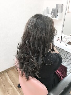 美容室ママハウス グレイカラーでマットアッシュ