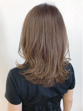 リコ(LIKO) 大人のレイヤーセミディ☆レイヤー/明るい白髪染め/大人女子