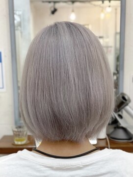 ビランチェ 池袋(bilancia) ホワイトカラー/ホワイトアッシュ/ケアブリーチ/ブロンド/池袋