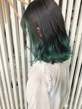 モルニ(MORNI) グラデーションカラー_マロンベージュ Aラインボブ かきあげ