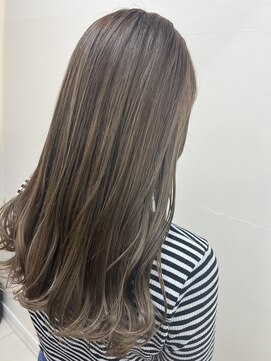 アールモンドヘア新世界 【北見】#ハイライト#ブリーチカラー#くすみベージュ