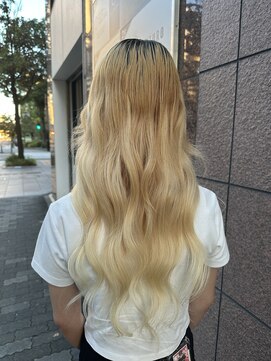 フツーロ 栄(FUTURO) プルエクステ