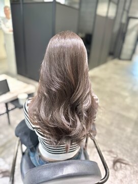 アンダーバーホワイト(_WHITE) 透明感カラー　レイヤーカット　韓国ヘア顔まわりカット