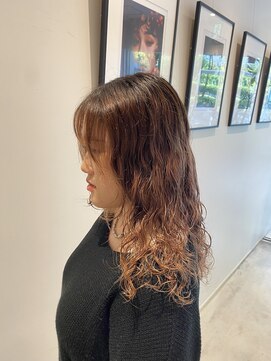 シアン 矢場町店(CYAN.) ブリーチ履歴にウェーブパーマ