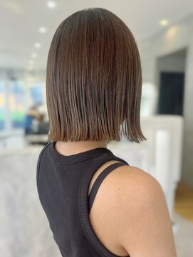 アトロ(Atoro) カット/カラー/イメチェン/顔周り/ボブ/レイヤーカット/大阪梅田