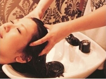 アムズヘアー 本厚木店(AM'S HAIR)の写真/【頭皮ケア】オーガニックヘッドスパが人気!血行促進する炭酸泉も使用◎頭皮から綺麗に…♪【本厚木】