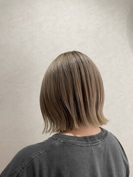 ヘアデザイニング アヴァンセ(HAIR DESIGNING Avance) ミルクティー切りっぱなしボブ