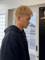 アラレ(ARARE)&nbsp;ツーブロックショート×ブロンドベージュ