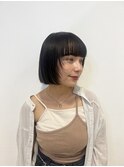 パツっとボブ × 顔周りレイヤー
