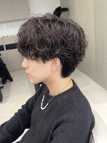 ホワイト(WHITE)&nbsp;シャドウパーマ　ニュアンスマッシュ