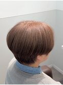 分け目白髪が目立たない大人のぼかしショート