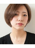 ナチュラルボブで耳掛けすれば、スッキリした大人女性