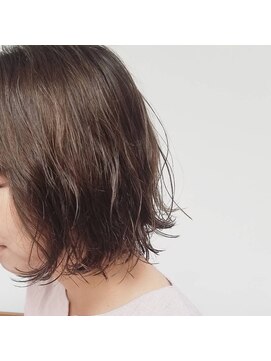 カウチ(Kauti) 外ハネパーマボブ