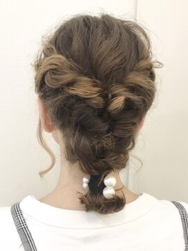 アメイジングヘアー 中沢店(AMAZING HAIR) 【AMAZING HAIR 中沢店/鳥越】ピン無し簡単アレンジ♪ヘアセット