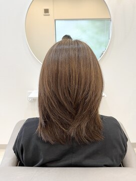 オアシス(oasis) くびれ レイヤー ウルフ ひし形 白髪ぼかしハイライト