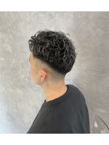 グロウ 本八幡(grow)&nbsp;極道パーマ／ホワイトメッシュ／フェード