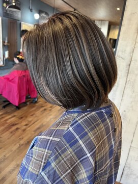 ロイズ ヘアデザイン アンド スパ(LOES) アンブレラカラー×こなれミディ×白髪ぼかしハイライト