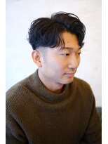 アモ(Amo)&nbsp;【新富町】ツーブロックセンターパートカジュアルスタイル