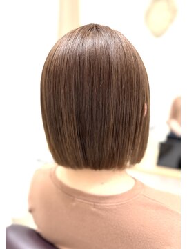 メタ(META) 透け感ミルクティーボブスタイル★