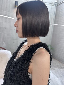 ピア ヤクイン(Pia Yakuin) ボブカット　切りっぱなしボブ　(坪井)