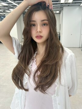 ユーフォリア 新宿通り(Euphoria) ハッシュカット/ロングレイヤー/韓国レイヤー/ゆるふわレイヤー