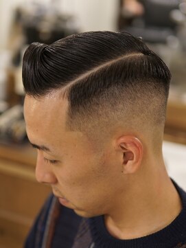 ザチョップショップ キチジョウジ(THE CHOP SHOP KICHIJOJI) サイドパートスキンフェードカットシェービング吉祥寺理容室