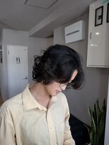 アンビス(1bis)&nbsp;ラフな毛流れがおしゃれなニュアンスパーマ