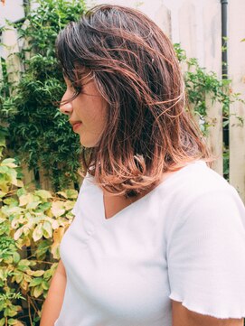 ヘアアンドリラクゼーション シャッセ(Hair&Relaxation SASE) メディアムレイヤー