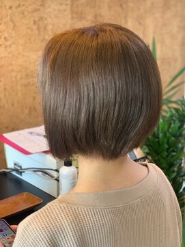 アークスヘアー ダークべージュスタイリング簡単♪小顔見せ☆丸みショート