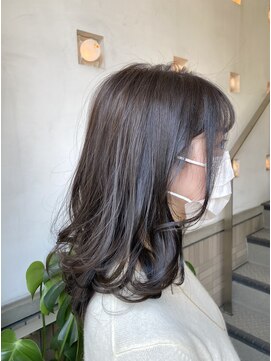 ヘアアンドメイク スタジオ ミムロ(HAIR&MAKE STUDIO MIMURO) ミディアムレイヤー・艶ブルージュ
