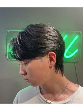 スキル(SKILL) センターパート/ニュアンスパーマ/メンズ縮毛矯正/パーマ落とし