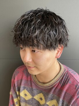 ニアウ 伊勢崎連取店(Niau) ツイストスパイラルパーマツイストパーマツーブロック刈り上げ