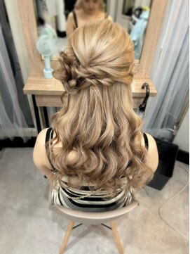 エム 神戸三宮('em) サイドおだんご★ハーフ