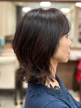 ヘアークリアー 春日部 ミセス おしゃれな大人のミディアムウルフ レイヤースタイル