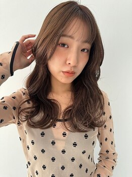 バズ ビー 自由が丘店(BUZZ bee)の写真/プロの技で大切な一日をより華やかに彩る＊顔周りカットもお得に♪[コテ巻き¥2200]【自由が丘駅徒歩4分】
