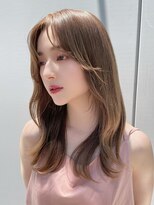 モカグレージュメルティカラーシースルー外ハネフェイスレイヤー