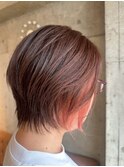 チェリーレッドイヤリングカラー×立体感くびれショートボブ