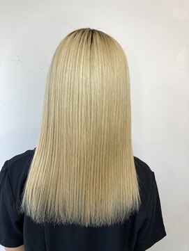 フツーロ 栄(FUTURO) プルエクステ