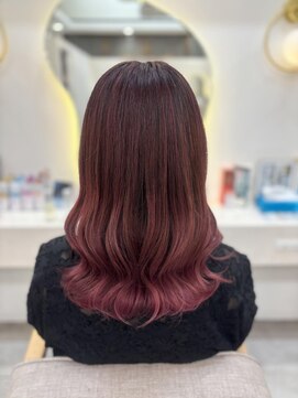 ラビス クローバー(Lovis clover) Miki ダブルカラー ツヤ髪スタイル