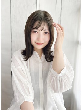 ティエル 町田店(tiel) 【町田】暗めアッシュミディアム×外ハネシースルーバング